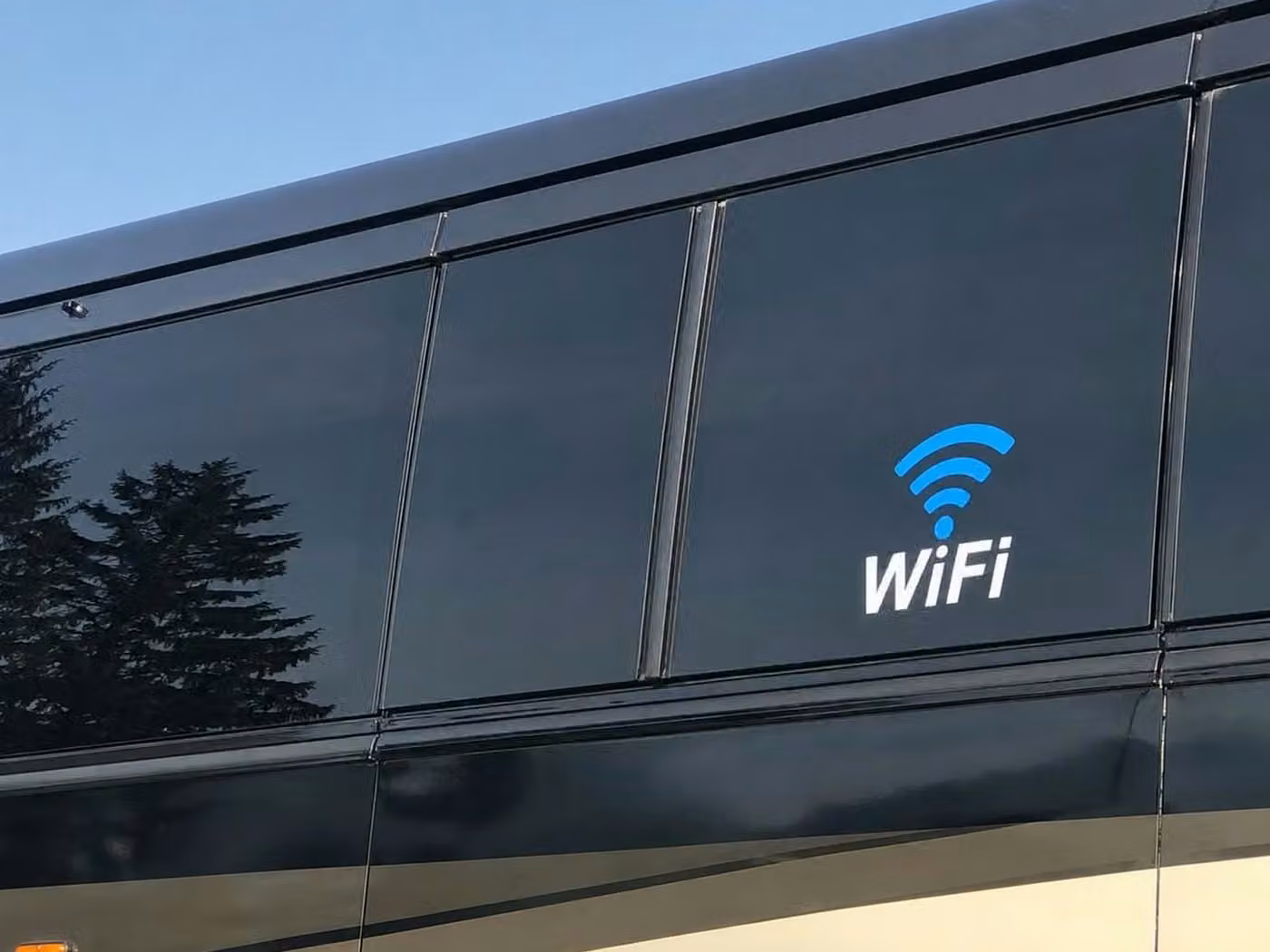 monterey 15 passenger minibus wifi