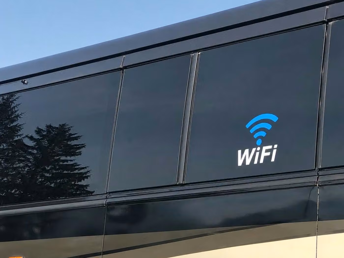 monterey 18 passenger minibus wifi