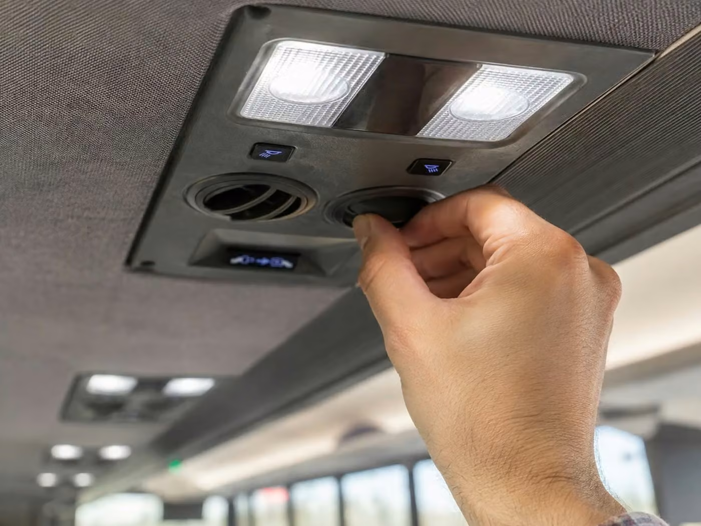 monterey 20 passenger minibus air conditioning