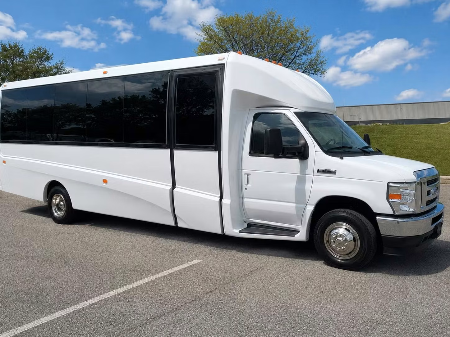 monterey 20 passenger minibus rental