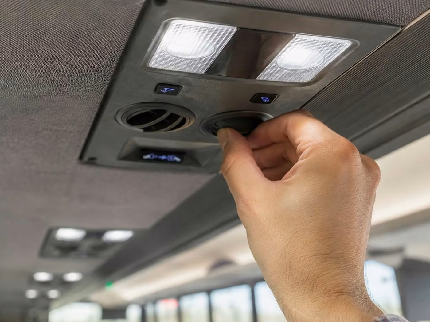 monterey 28 passenger minibus air conditioning