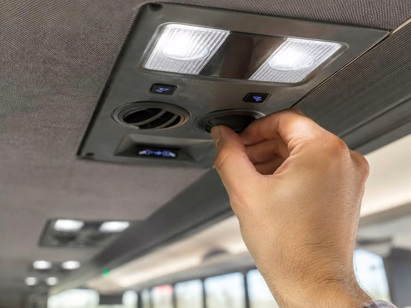 monterey 35 passenger minibus air conditioning
